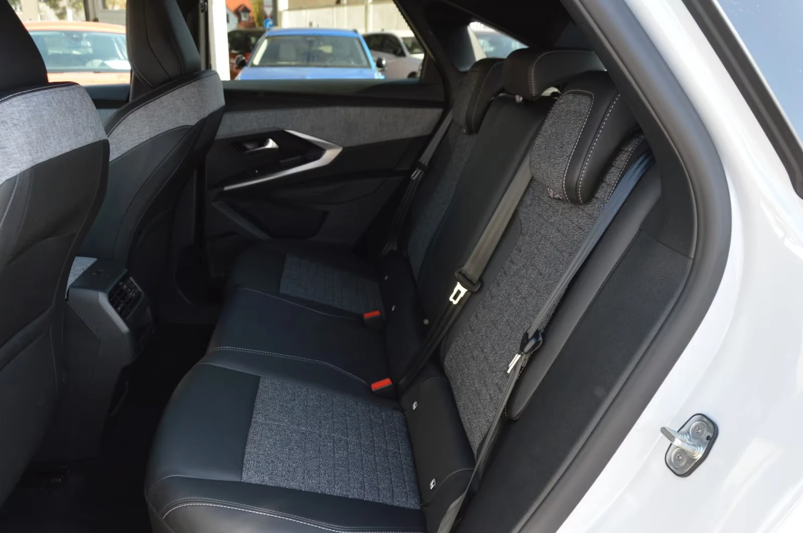 Peugeot 3008 ALLURE/145HP/LED/CAM/NAVI/ACC/KLESS/340z | Mobile.bg � ����������� 12