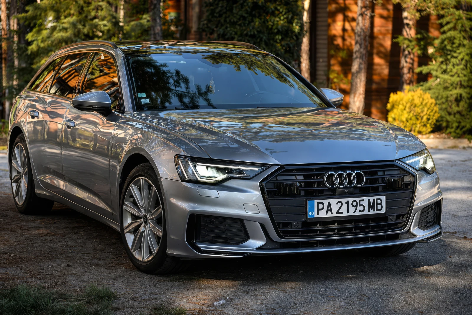 Audi A6  S-LINE* MATRIX  B&O* PANORAMA, снимка 1 - Автомобили и джипове - 54349265