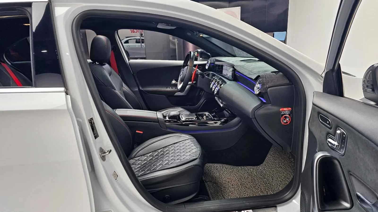 Mercedes-Benz A 35 4MATIC| �������| KAM���| ����� �� ������ | Mobile.bg � ����������� 10