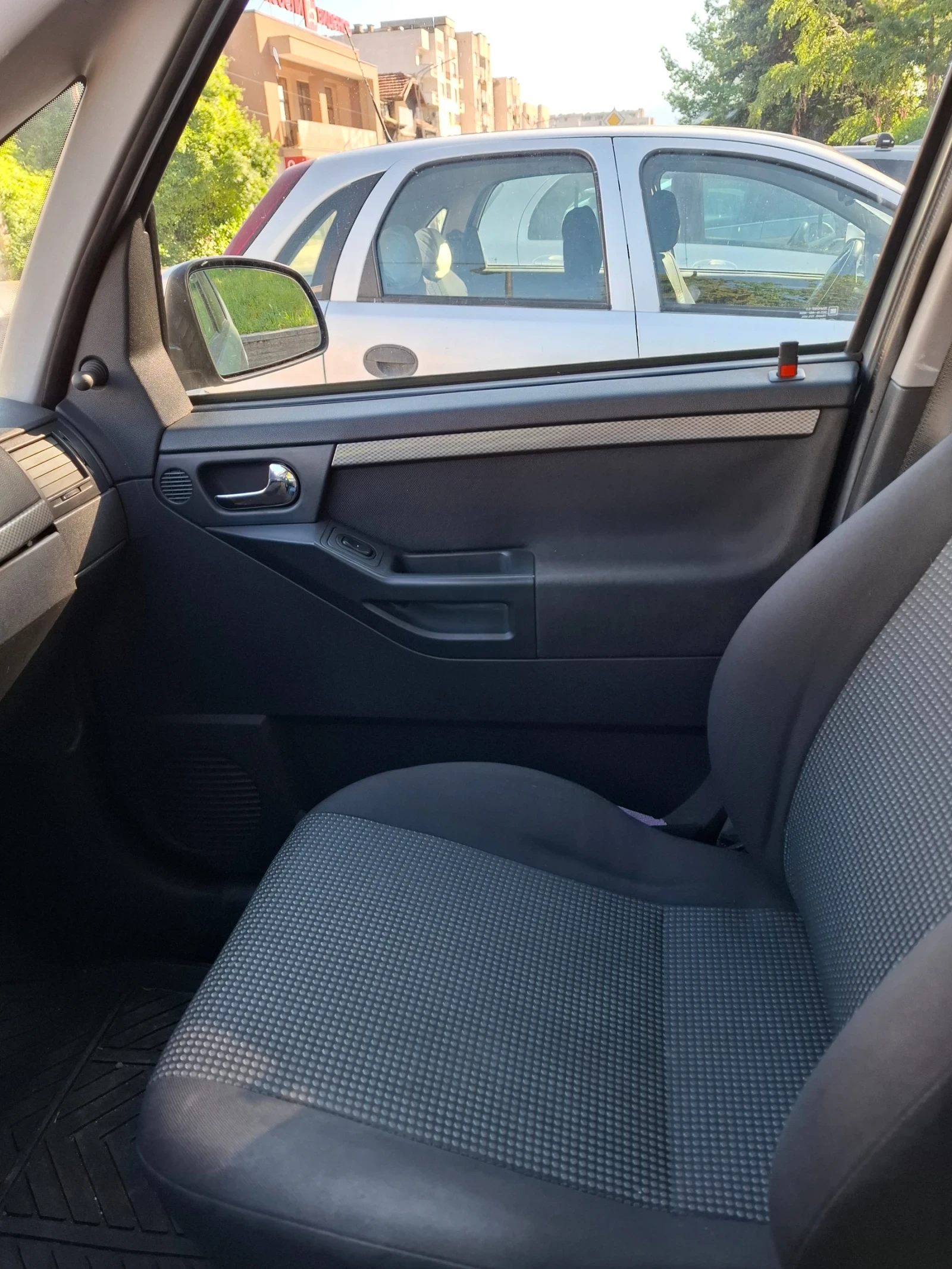 Opel Meriva 1.7, снимка 8 - Автомобили и джипове - 54719941