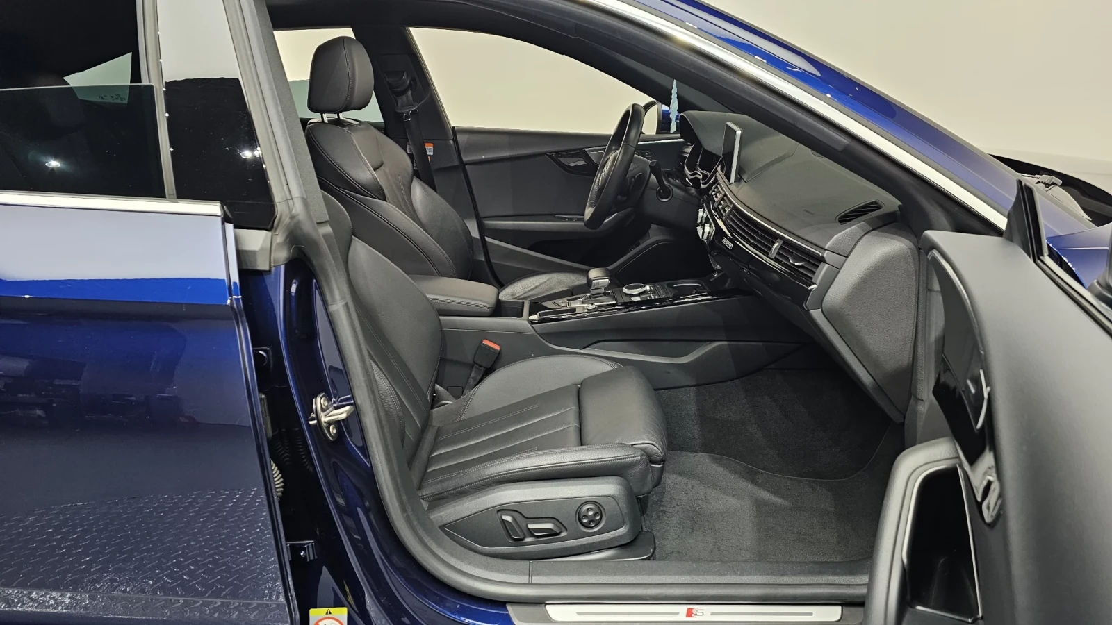 Audi A5 45 TFSI Quattro Premium, снимка 10 - Автомобили и джипове - 54775889