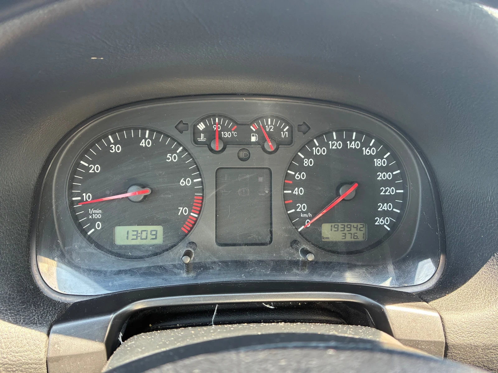 VW Golf 1.6i ГАЗ КЛИМАТИК 4ВРАТИ РЕГИСТРИРАН ОБСЛУЖЕН, снимка 14 - Автомобили и джипове - 54866569