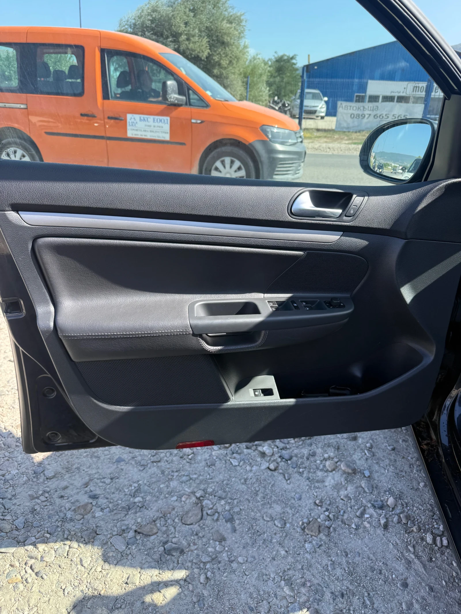 VW Golf 1.9TDI* Navi* Кожа* 6ск.* ЛИЗИНГ, снимка 14 - Автомобили и джипове - 55644134