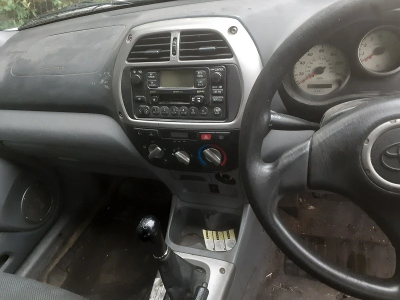 Toyota Rav4 2000 бензин 150 коня на части, снимка 2 - Автомобили и джипове - 46983780