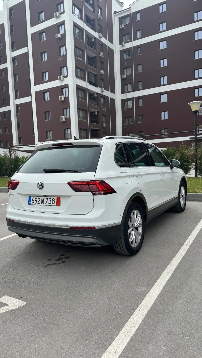 VW Tiguan 2.0 TDI, снимка 4 - Автомобили и джипове - 49506576