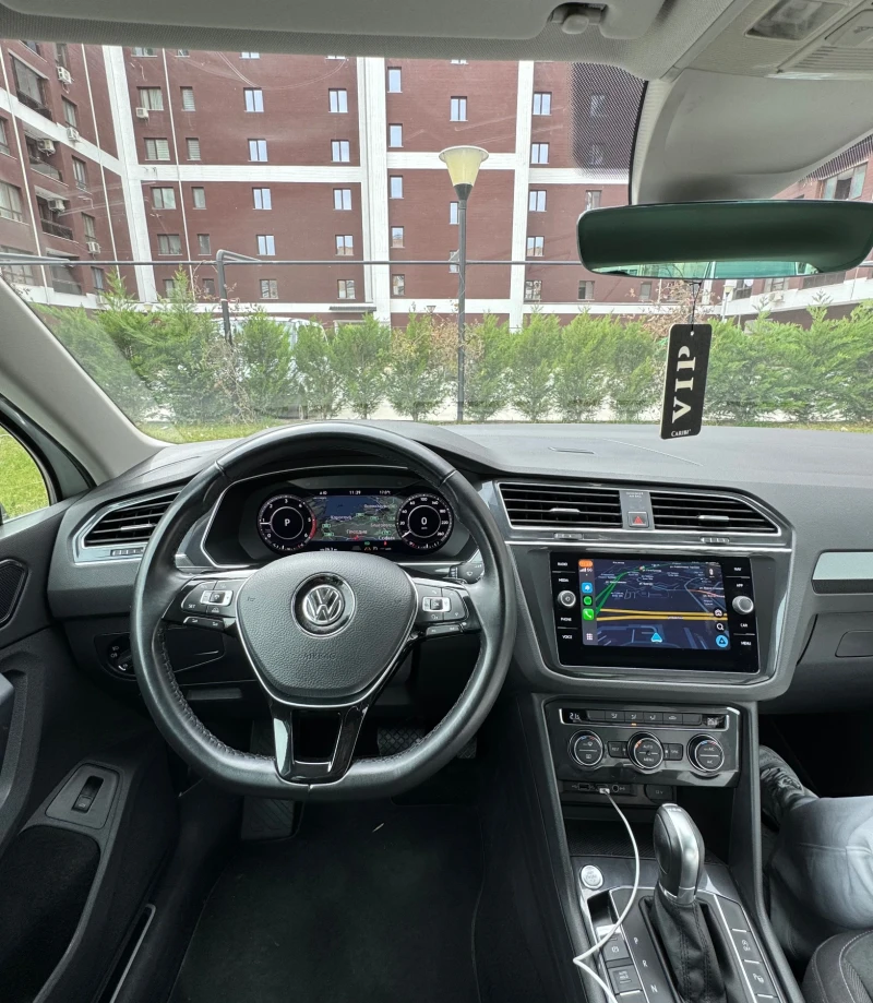 VW Tiguan 2.0 TDI, снимка 10 - Автомобили и джипове - 49506576