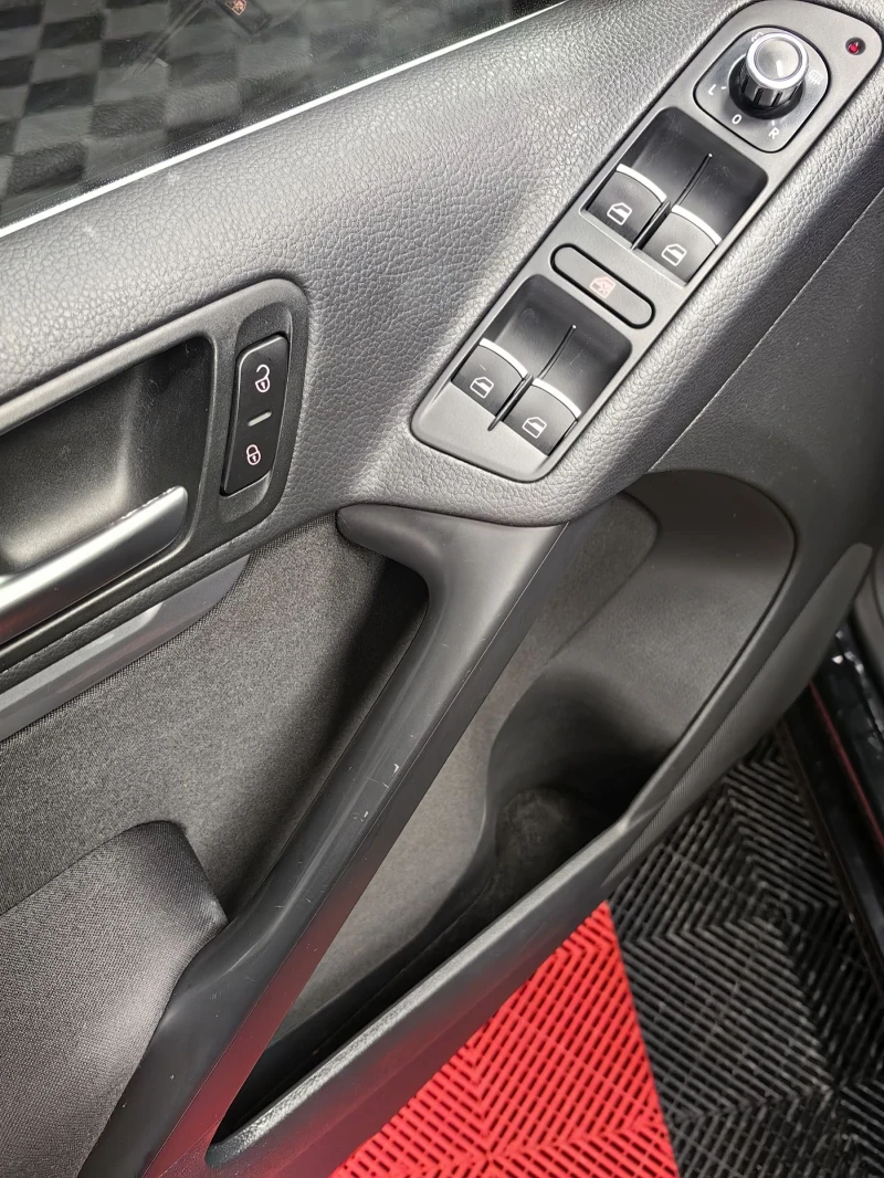 VW Tiguan N1* FACE* 4x4* ПОДГРЕВ* НАВИ* PARK ASSIST, снимка 9 - Автомобили и джипове - 52575455