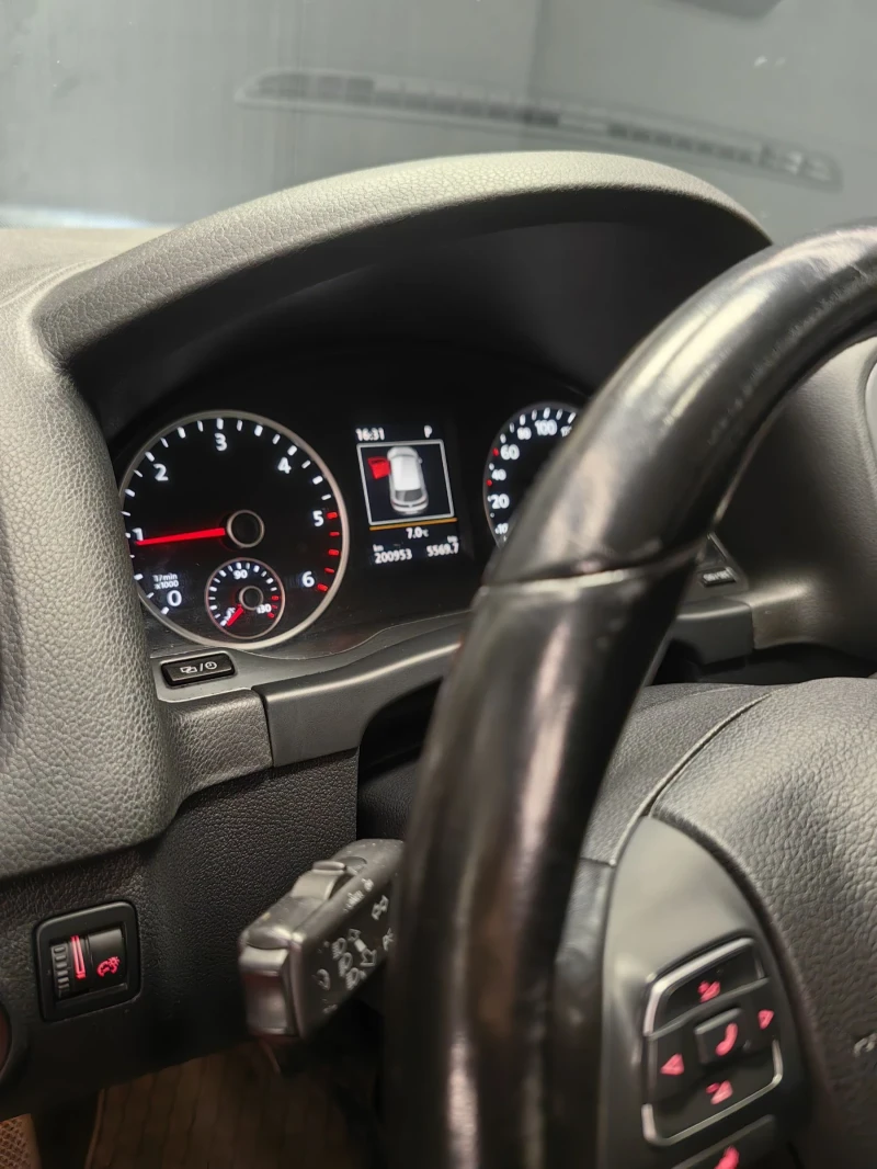 VW Tiguan N1* FACE* 4x4* ПОДГРЕВ* НАВИ* PARK ASSIST, снимка 6 - Автомобили и джипове - 52575455