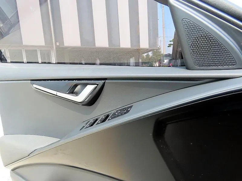 Kia Niro Trendy, снимка 11 - Автомобили и джипове - 56128291