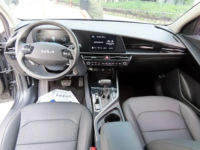 Kia Niro Trendy, снимка 7 - Автомобили и джипове - 56128291