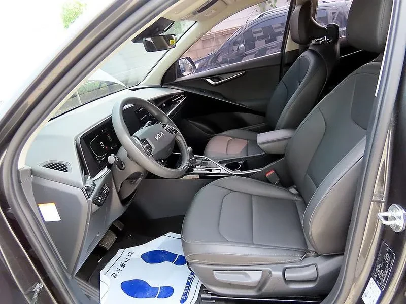 Kia Niro Trendy, снимка 5 - Автомобили и джипове - 56128291