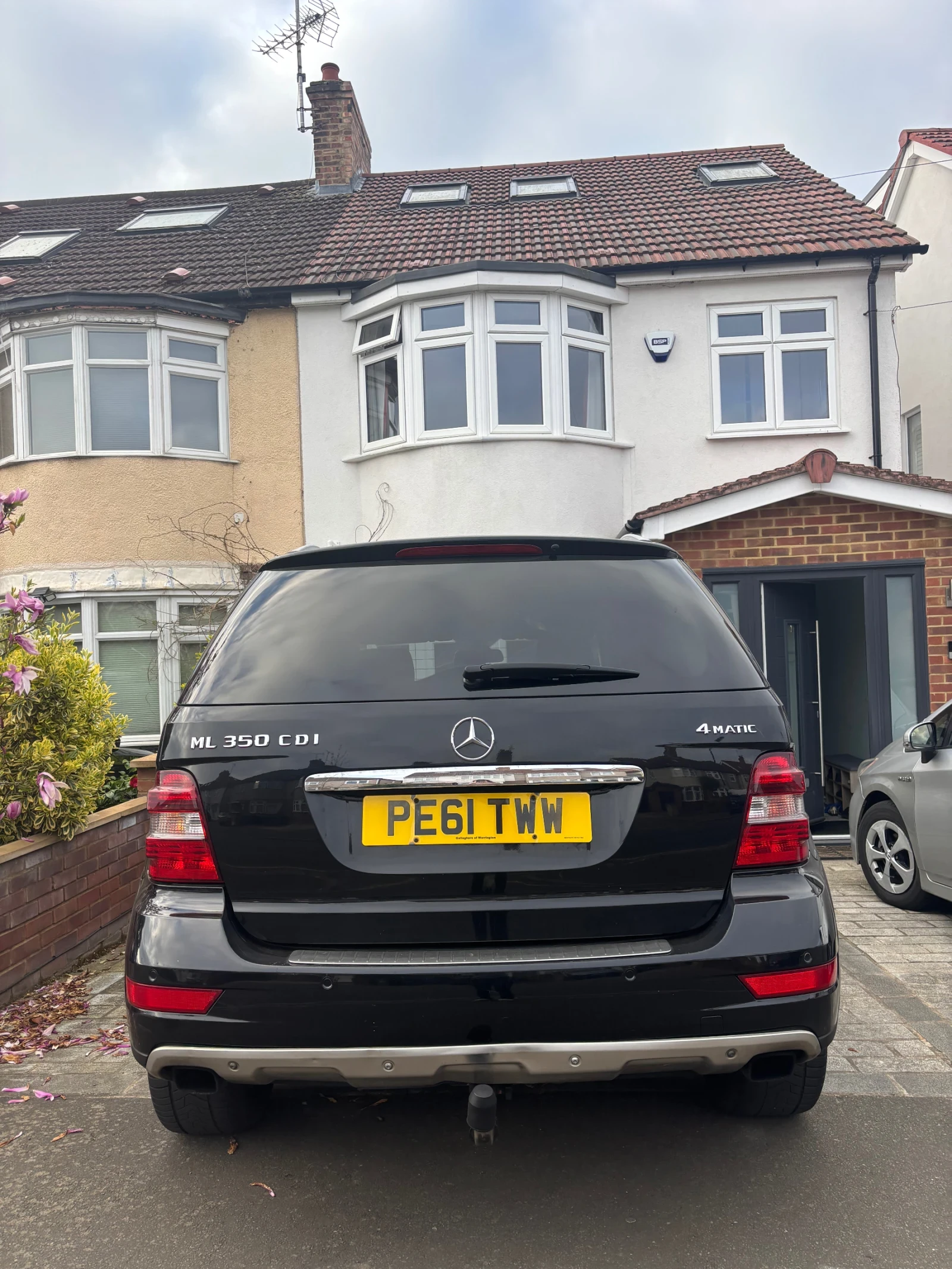 Mercedes-Benz ML 350 Десен волан - изображение 3