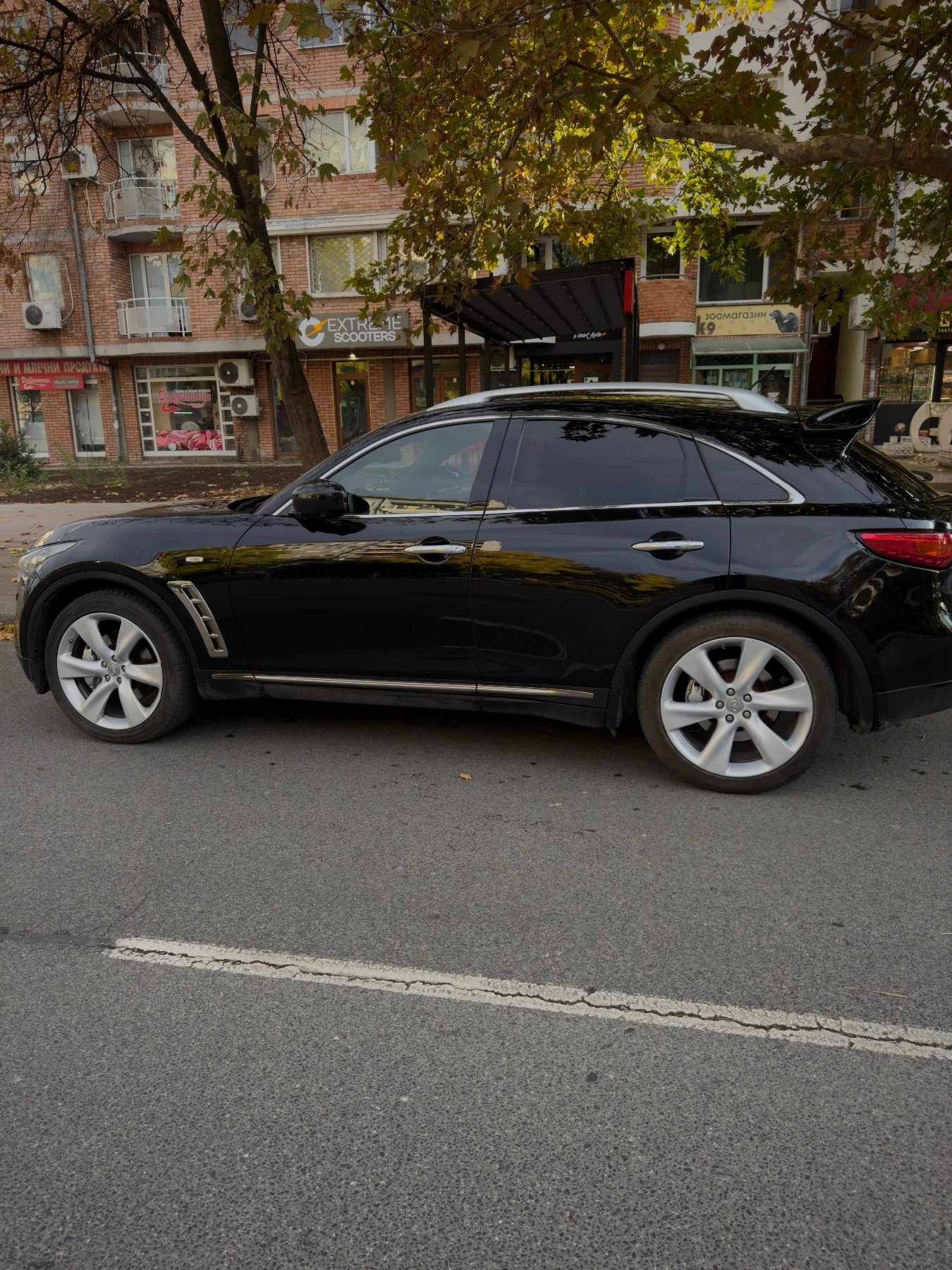 Infiniti QX70 3.0 DS/ 7-степенно DSG/ BOSE/ 360 камери - изображение 7
