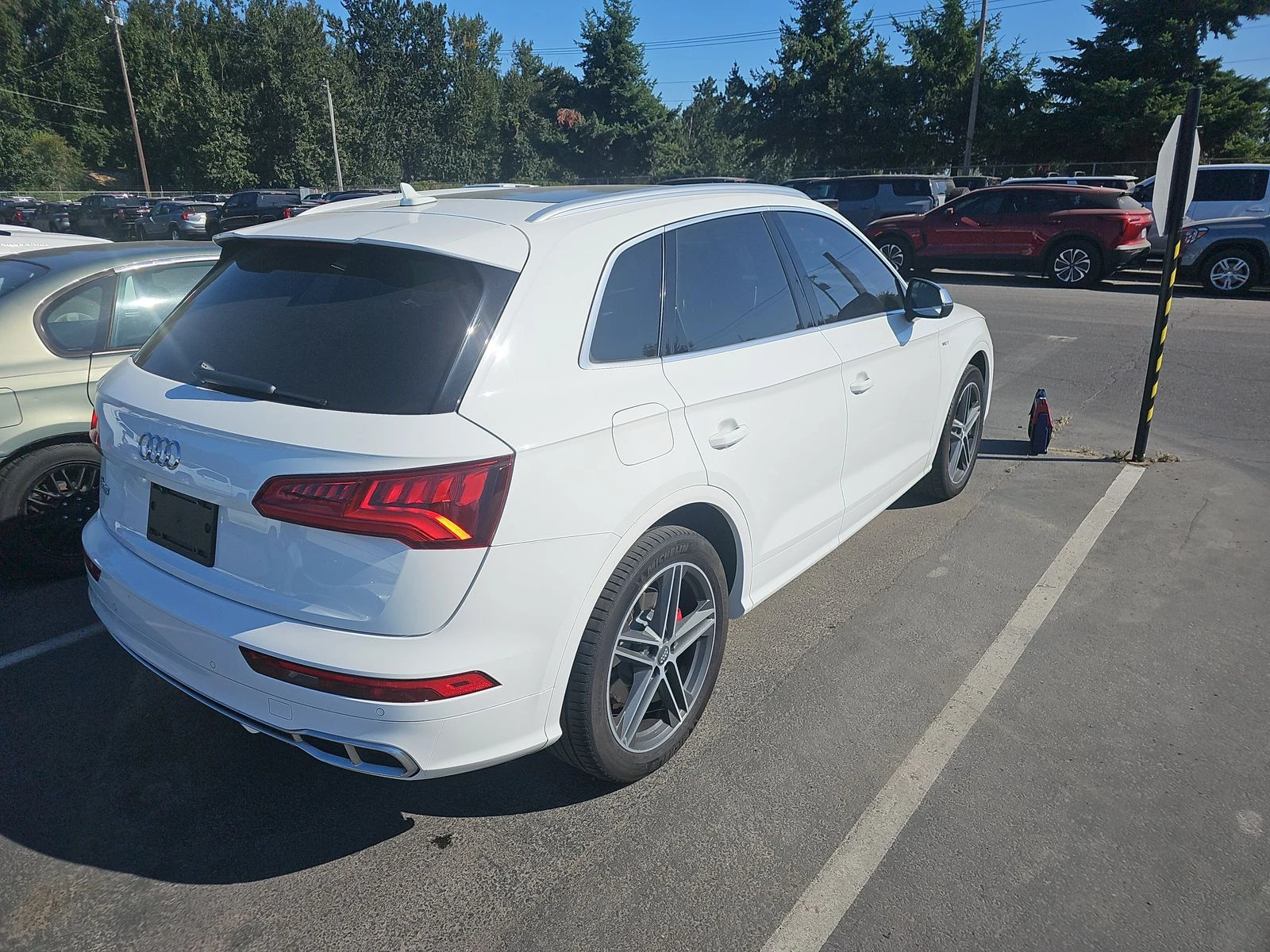 Audi SQ5 PRESTIGE* MATRIX* B&O* PANO* KEYLESS* НОВИ ГУМИ  - изображение 5