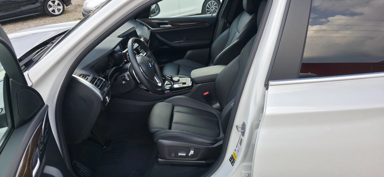 BMW X3 3.0i xDrive ЧИСТО НОВА ЛИЗИНГ, снимка 12 - Автомобили и джипове - 53762029