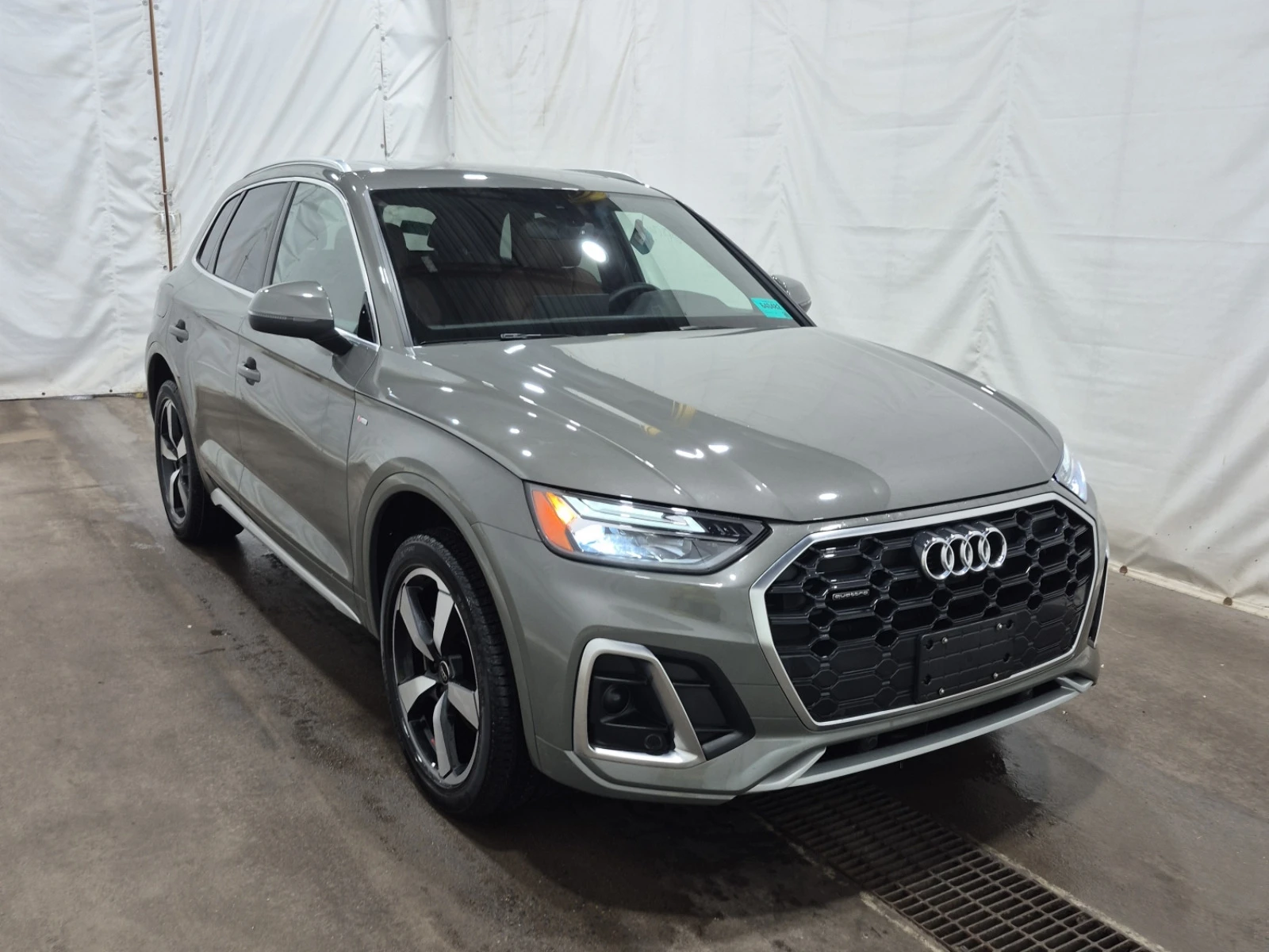 Audi Q5 * * CARFAX * * АВТО КРЕДИТ * * , снимка 3 - Автомобили и джипове - 53889777