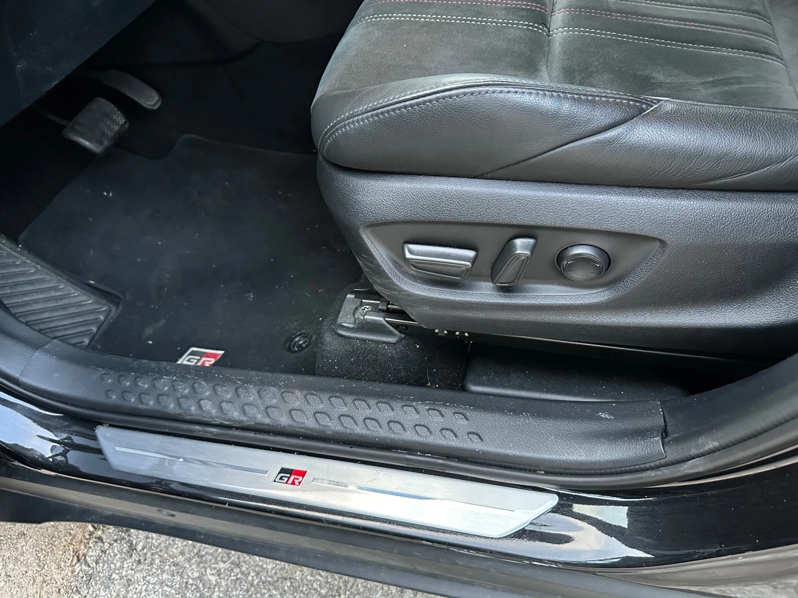 Toyota C-HR GR Sport, снимка 9 - Автомобили и джипове - 54196401