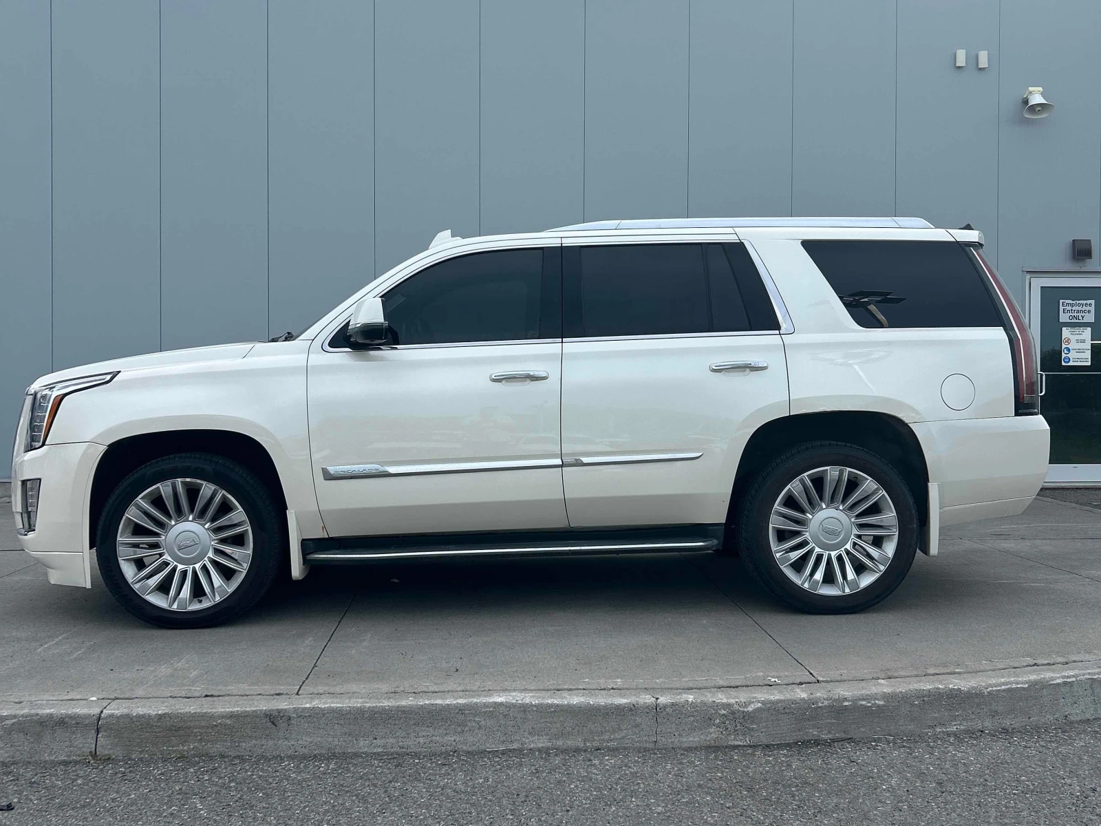 Cadillac Escalade PLATINUM * * CARFAX * * АВТО КРЕДИТ * * , снимка 4 - Автомобили и джипове - 55164902