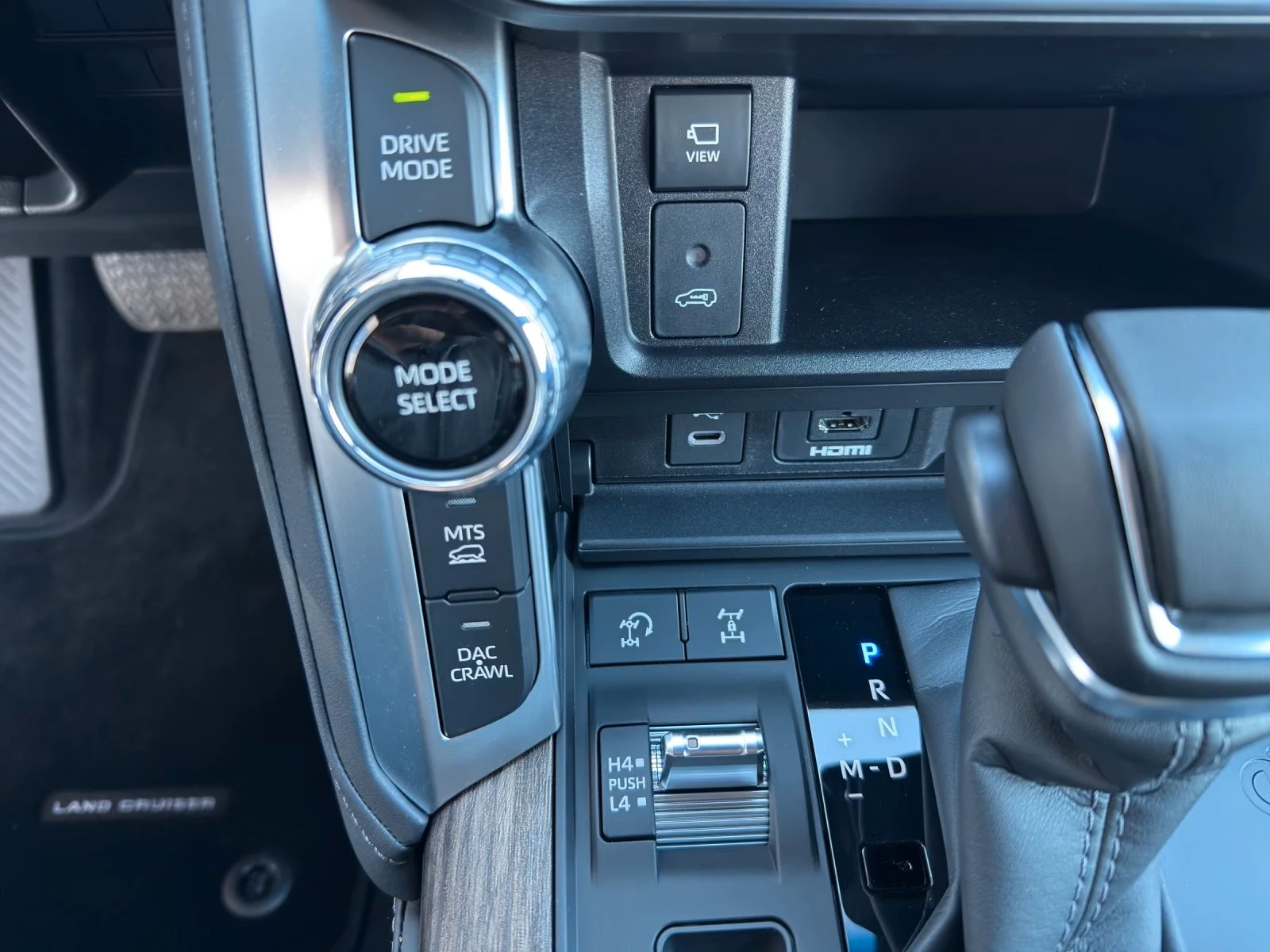 Toyota Land cruiser 300-VX* 6+ 1* TV* DISTR* MEMORY* 360CAM* KEYLESS, снимка 12 - Автомобили и джипове - 55689533