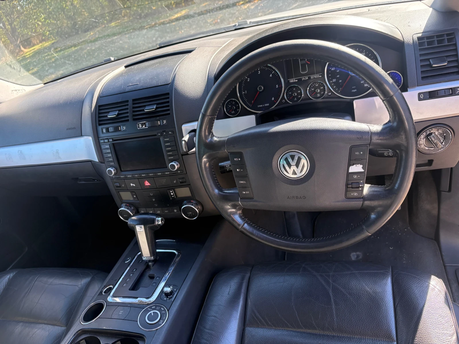 VW Touareg, снимка 9 - Автомобили и джипове - 56636056