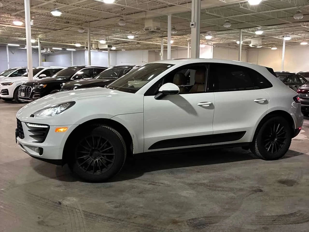 Porsche Macan, снимка 2 - Автомобили и джипове - 56734303