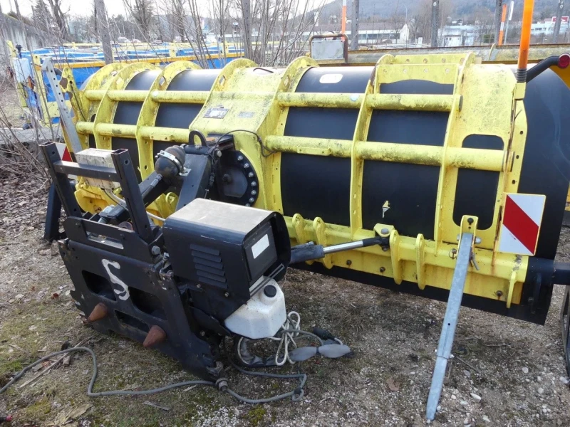 Astra 64.45 Гребла за почистване на сняг , снимка 3 - Камиони - 45468615