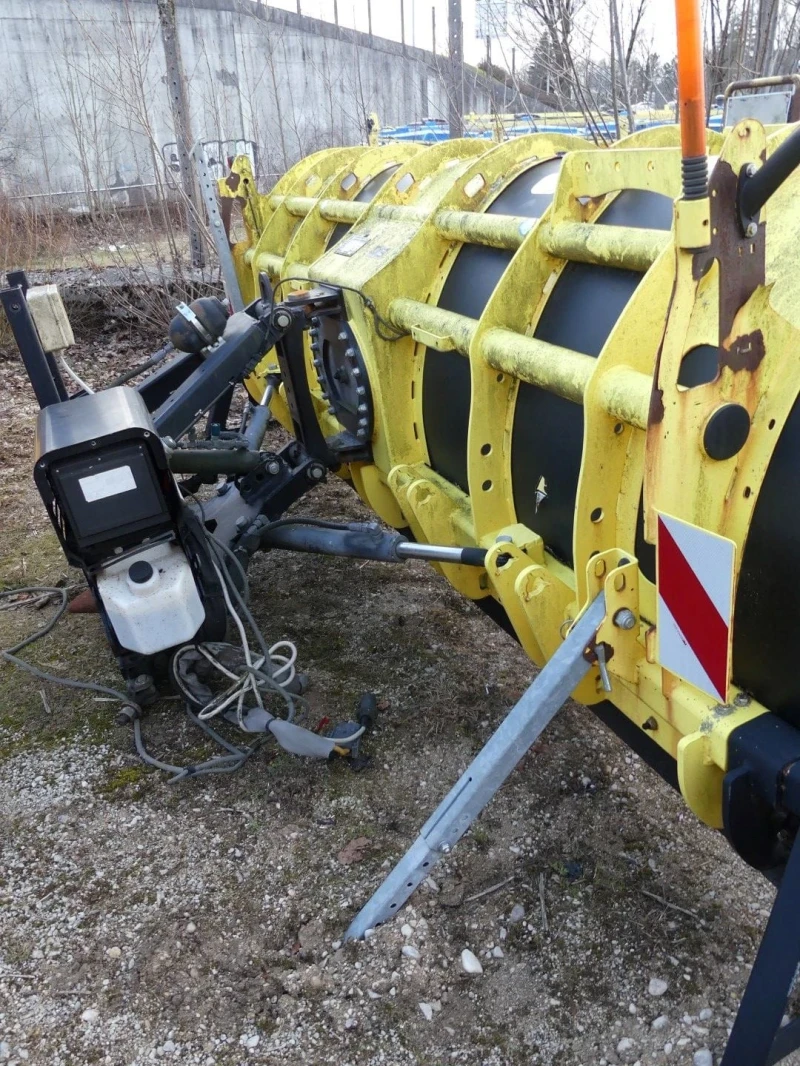 Astra 64.45 Гребла за почистване на сняг , снимка 2 - Камиони - 45468615