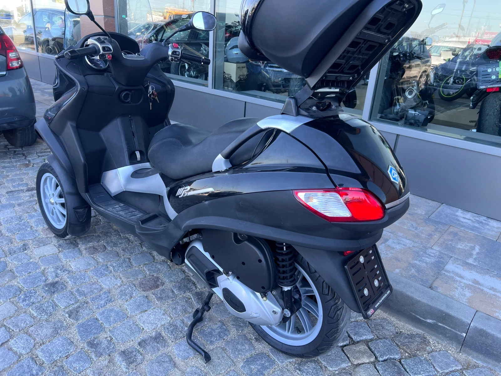 Piaggio Mp3 300 - изображение 6