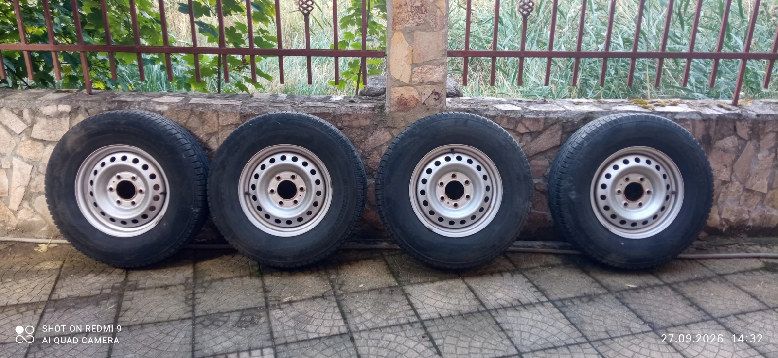 Гуми Зимни 255/70R16, снимка 2 - Гуми и джанти - 56244876