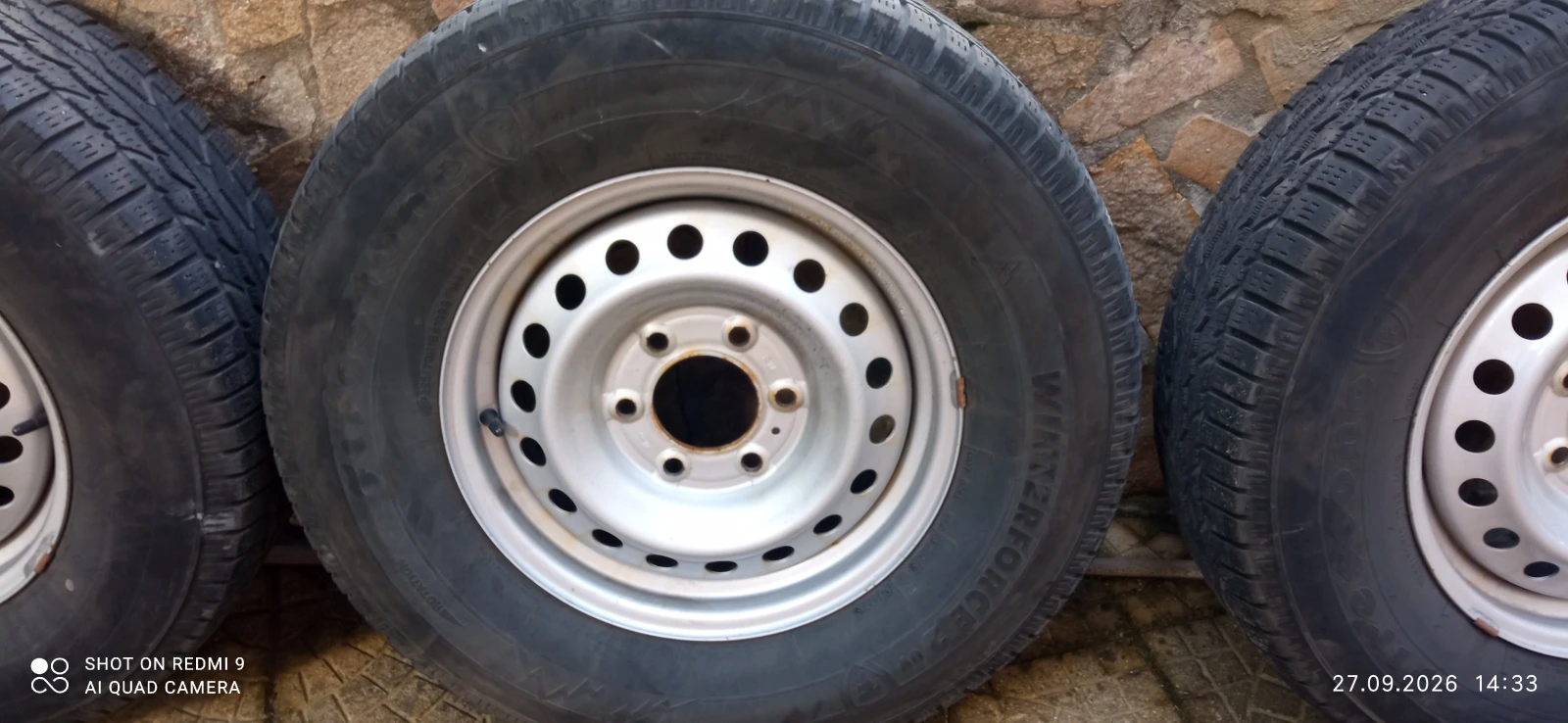 Гуми Зимни 255/70R16, снимка 3 - Гуми и джанти - 56244876