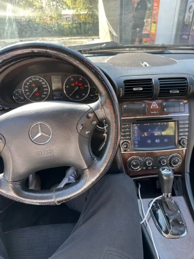 Mercedes-Benz 200, снимка 3