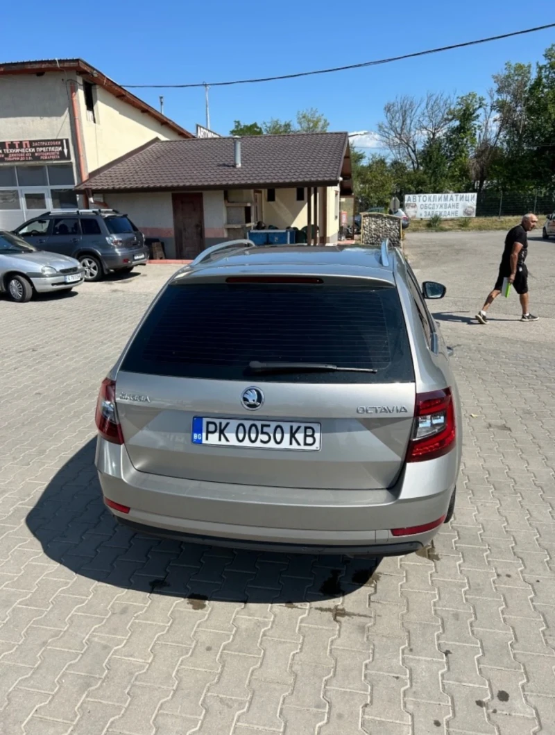 Skoda Octavia, снимка 4 - Автомобили и джипове - 48146171