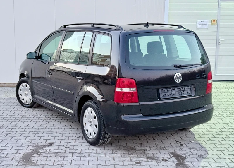 VW Touran 2.0TDI 7Местна, снимка 3 - Автомобили и джипове - 49372617