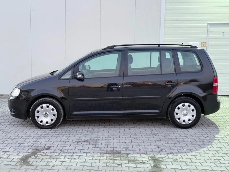 VW Touran 2.0TDI 7Местна, снимка 2 - Автомобили и джипове - 49372617