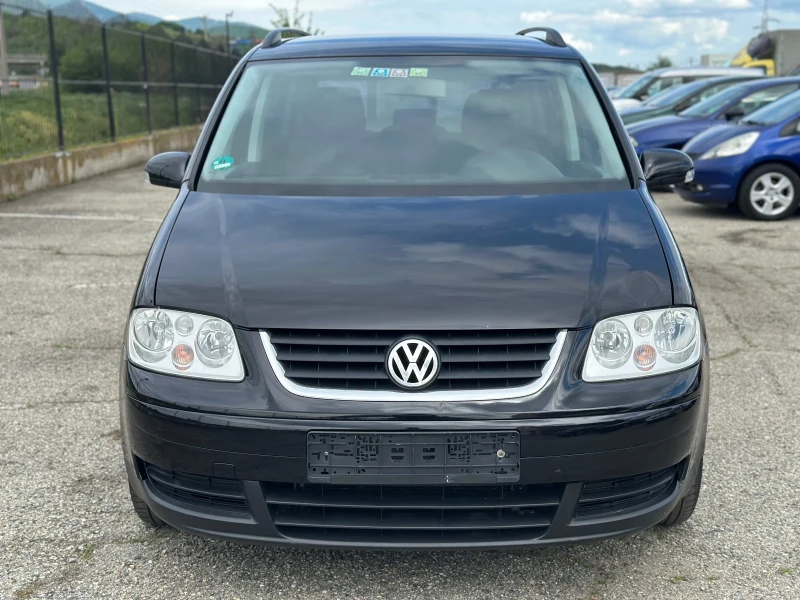 VW Touran 1.6, снимка 3 - Автомобили и джипове - 50236580
