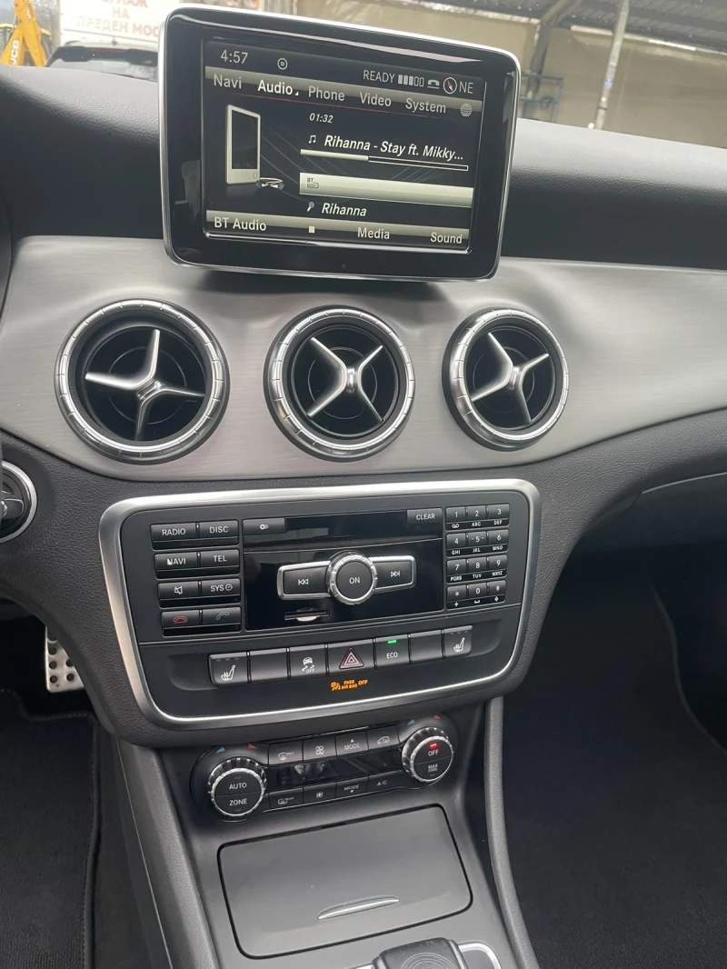 Mercedes-Benz CLA 45 AMG ТОП КАТО НОВА, снимка 12 - Автомобили и джипове - 51947800