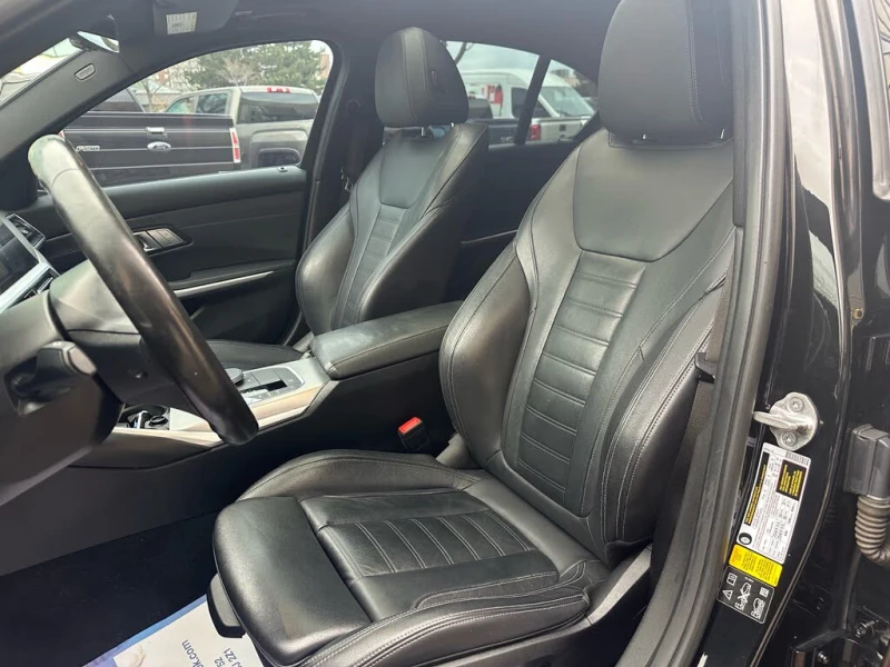 BMW 330 xDrive * CARFAX* * АвтоКредит* (ЦЕНА ДО БГ), снимка 8 - Автомобили и джипове - 52546716