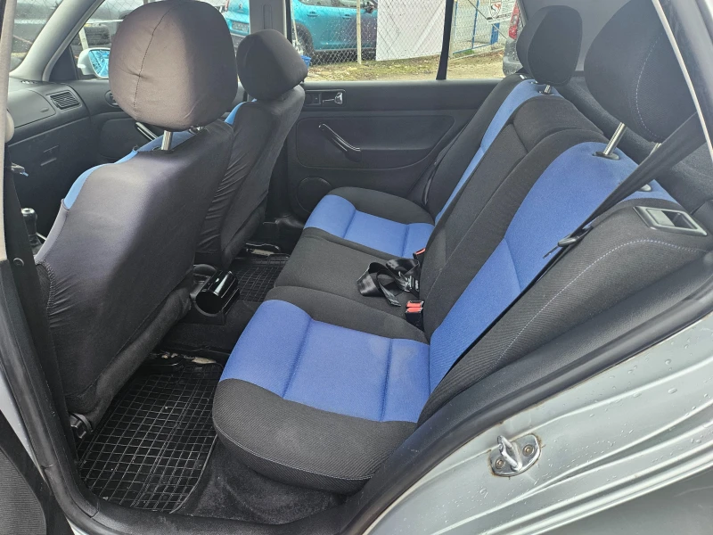 VW Golf 1.6 ПЕРФЕКТЕН НИКАКВИ РЪЖДИ ТОП СЪСТОЯНИЕ , снимка 12 - Автомобили и джипове - 52873460