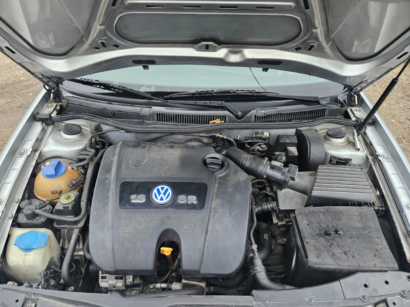 VW Golf 1.6 ПЕРФЕКТЕН НИКАКВИ РЪЖДИ ТОП СЪСТОЯНИЕ , снимка 16 - Автомобили и джипове - 52873460