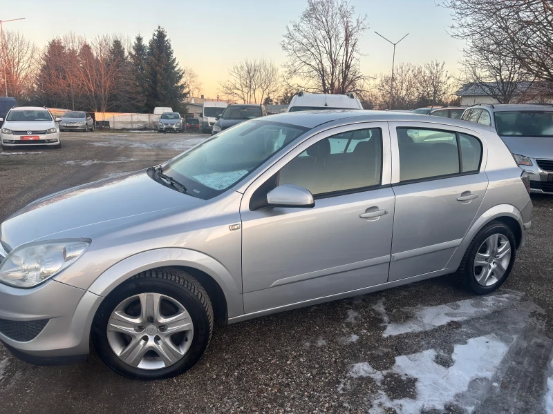 Opel Astra 2010+ 1.6+ ФЕЙС+ С.ИСТОРИЯ-КАТО НОВА, снимка 6 - Автомобили и джипове - 52930544