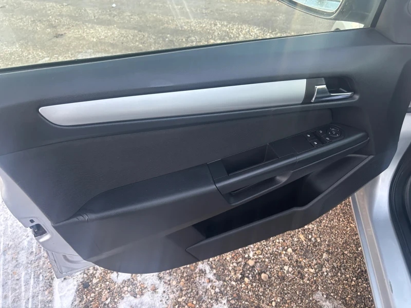 Opel Astra 2010+ 1.6+ ФЕЙС+ С.ИСТОРИЯ-КАТО НОВА, снимка 7 - Автомобили и джипове - 52930544
