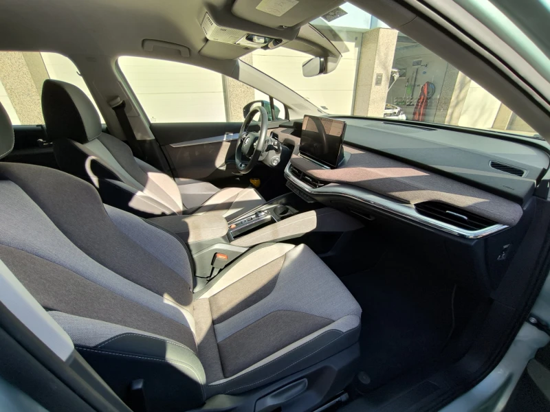 Skoda Enyaq iV60 в гаранция, снимка 5 - Автомобили и джипове - 53557020