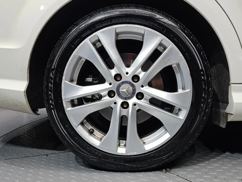 Mercedes-Benz C 220 CDI Avantgarde - САМО 30% АВАНС!, снимка 5 - Автомобили и джипове - 55986500