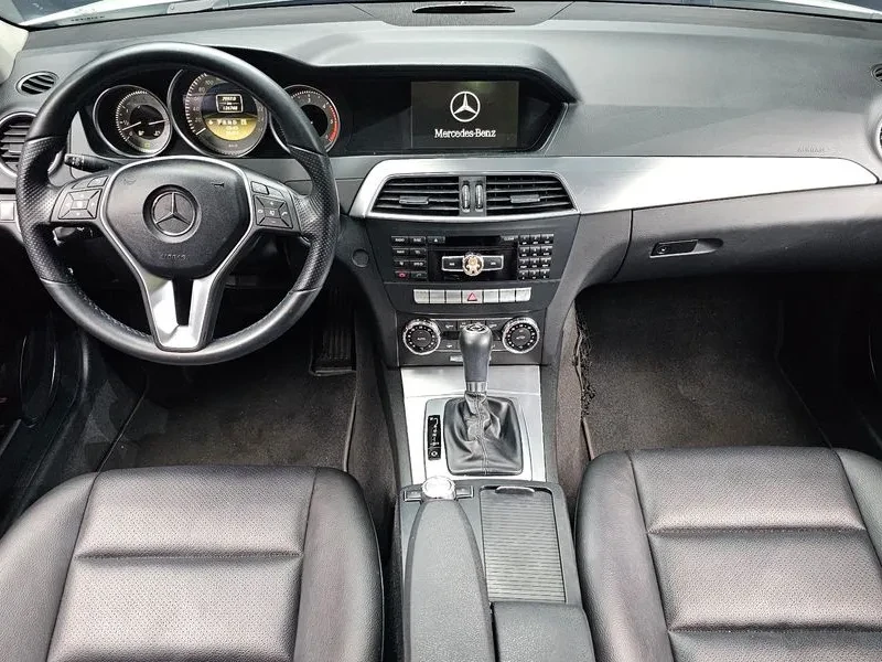 Mercedes-Benz C 220 CDI Avantgarde - САМО 30% АВАНС!, снимка 7 - Автомобили и джипове - 55986500