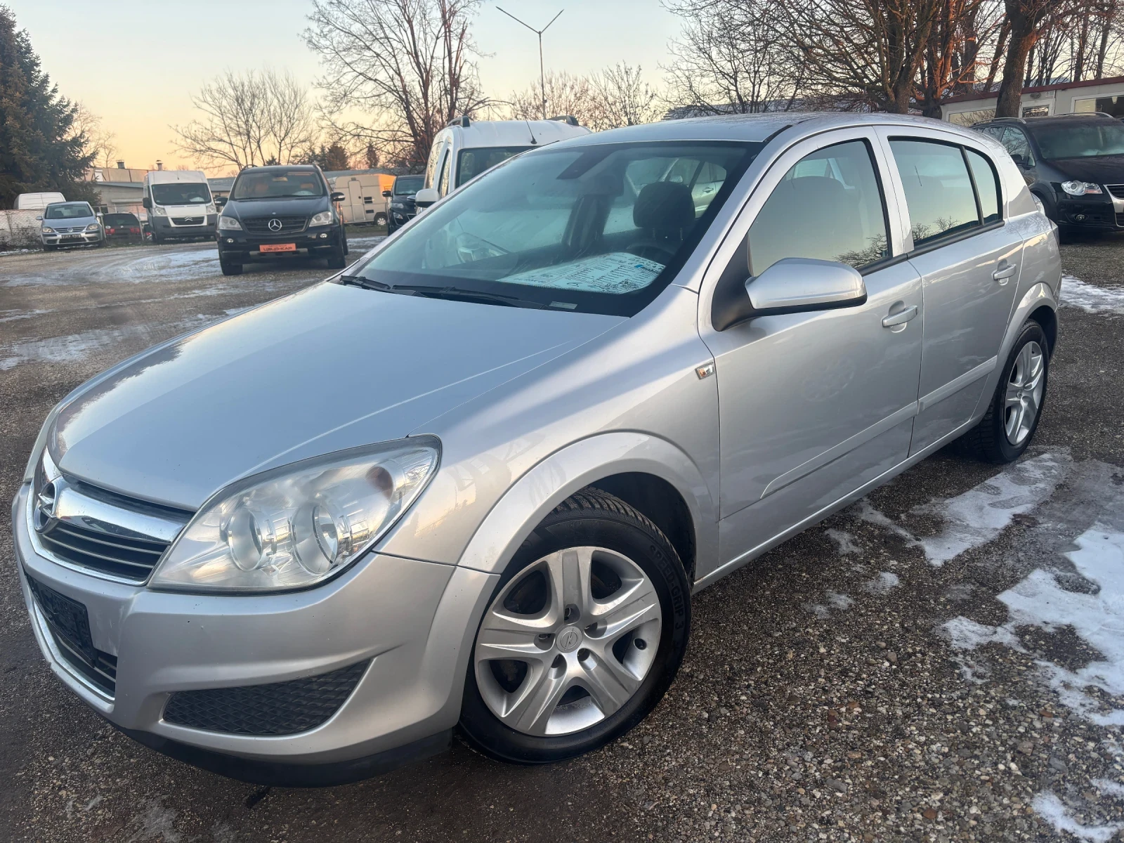 Opel Astra 2010+ 1.6+ ФЕЙС+ С.ИСТОРИЯ-КАТО НОВА, снимка 1