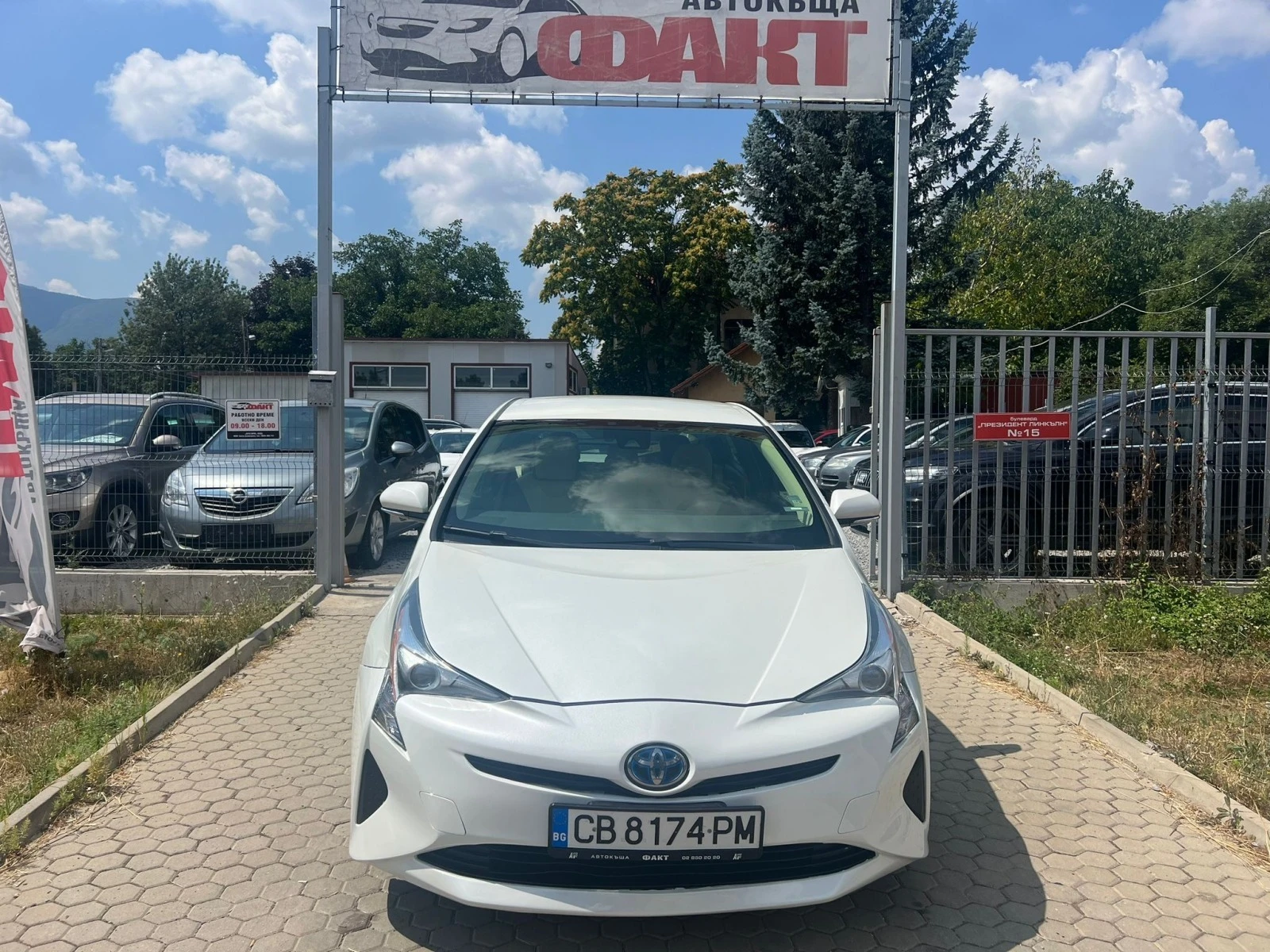 Toyota Prius 1.8HYBRID - изображение 3