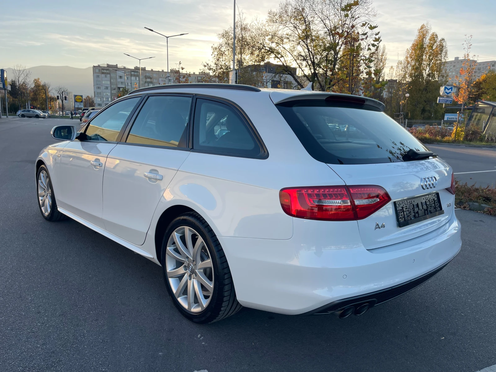 Audi A4 * 2.0TDI* S-line* ЧИСТО НОВА* 177hp*  - изображение 6