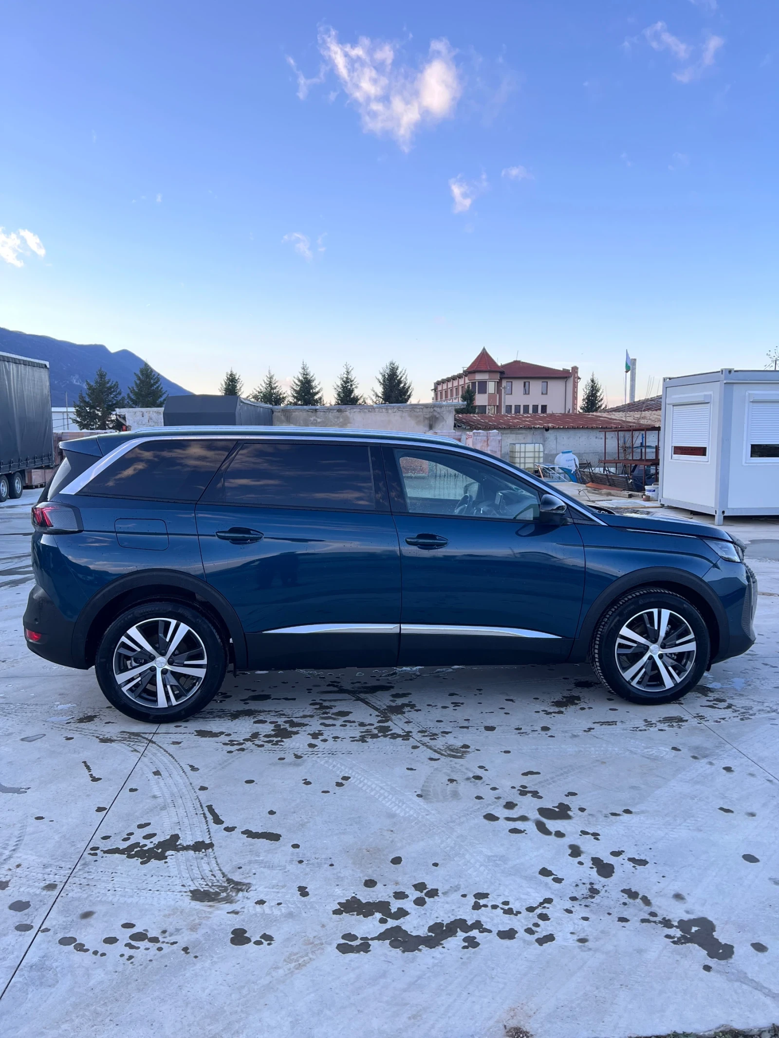 Peugeot 5008 Hybrid, 9000km, 7 места full  - изображение 5