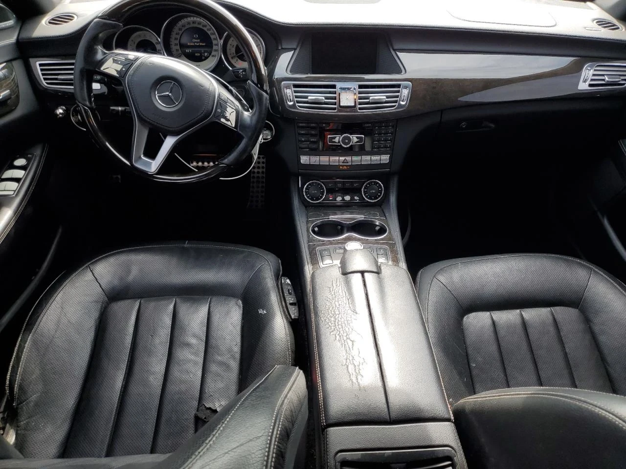 Mercedes-Benz CLS 550 ПОДГРЕВ/ОБДУХВАНЕ/BURMESTER/МАСАЖ/СЕРВИЗНА ИСТОРИЯ - изображение 8