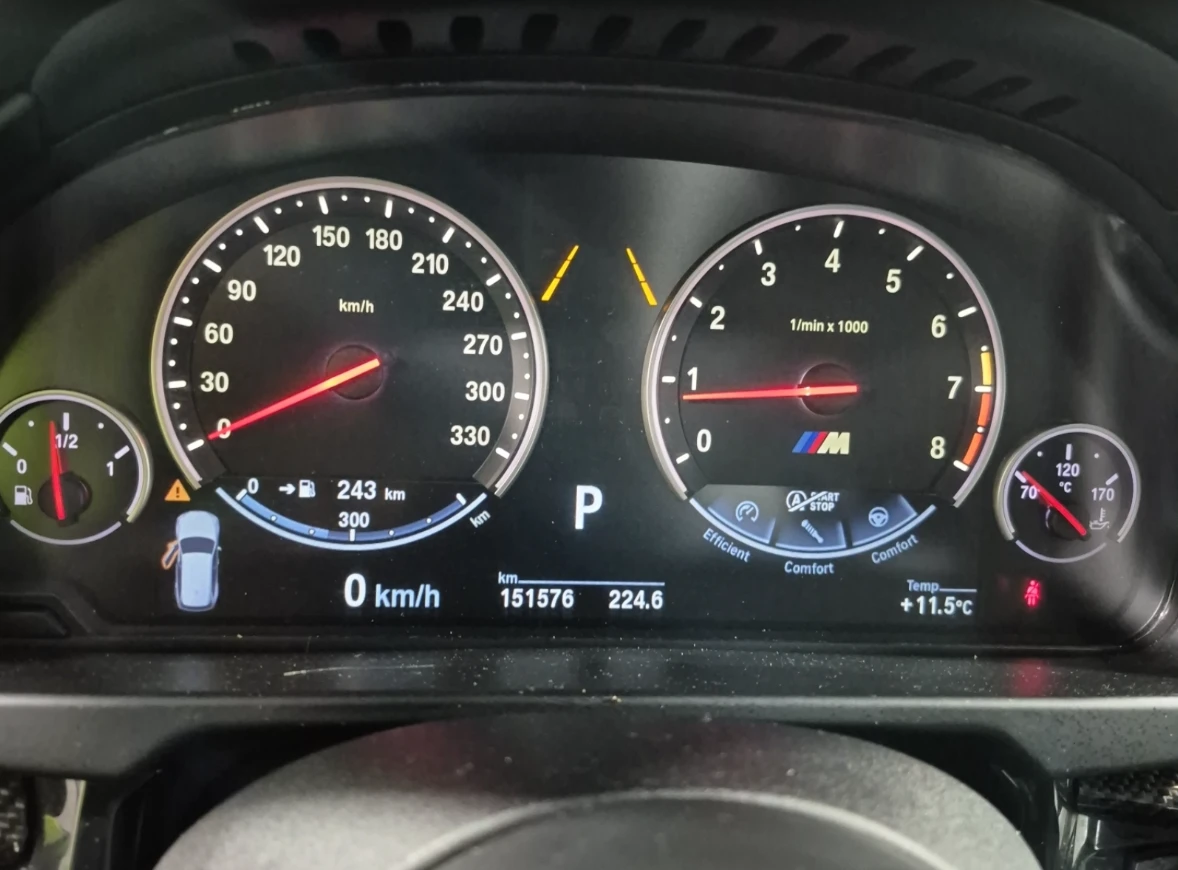 BMW X5M AWD 4DR - изображение 10